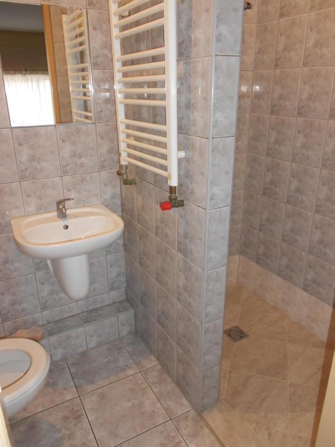 Hostel "Na Bocianowie" Bydgoszcz Ngoại thất bức ảnh