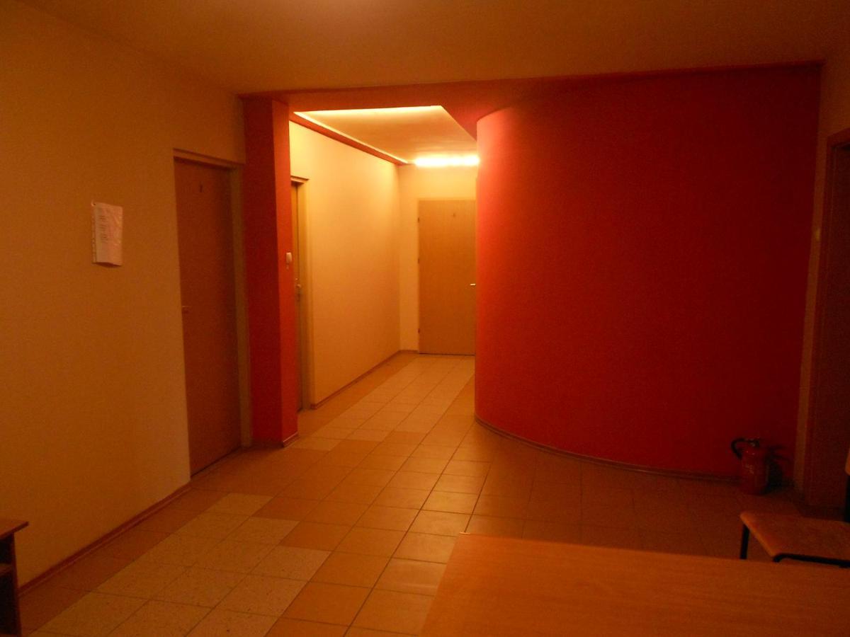 Hostel "Na Bocianowie" Bydgoszcz Ngoại thất bức ảnh