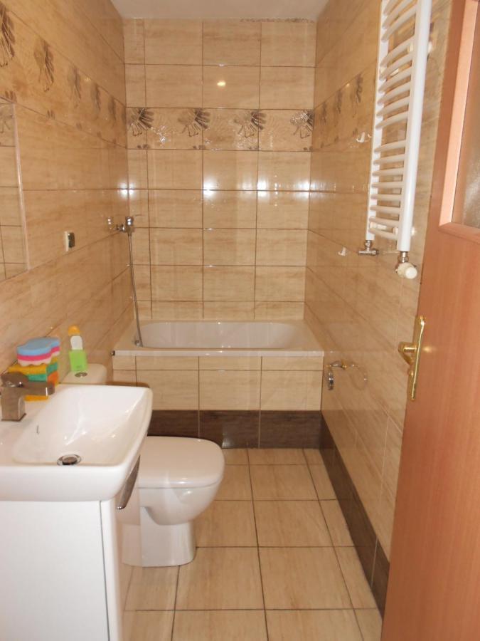 Hostel "Na Bocianowie" Bydgoszcz Ngoại thất bức ảnh