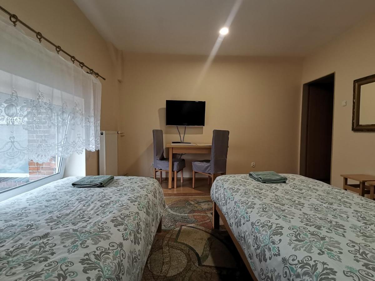 Hostel "Na Bocianowie" Bydgoszcz Ngoại thất bức ảnh