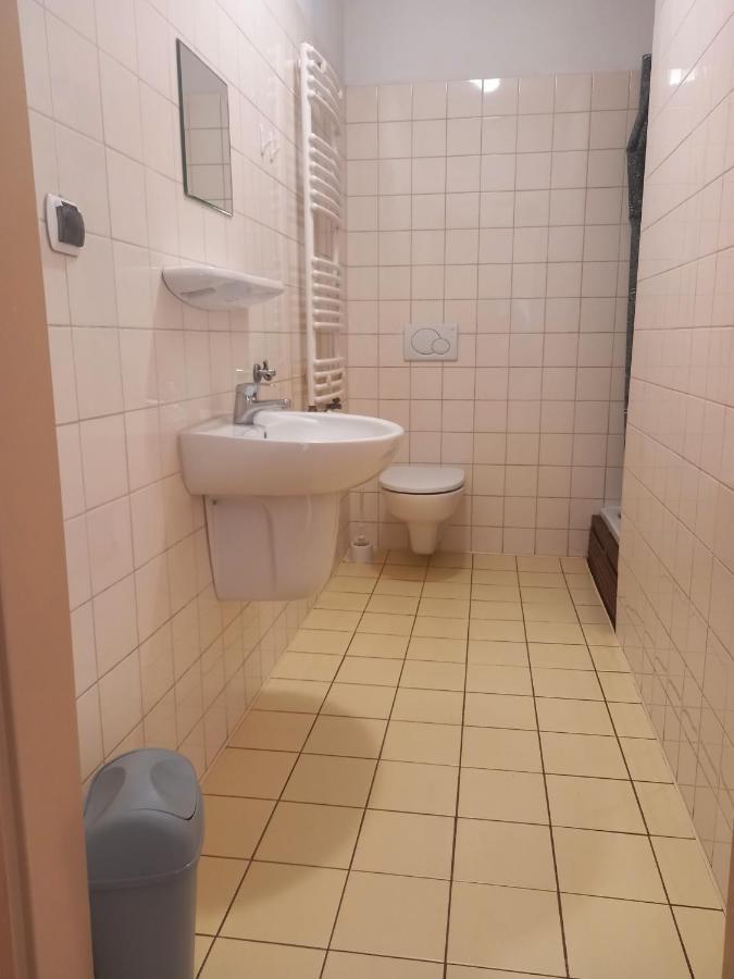 Hostel "Na Bocianowie" Bydgoszcz Ngoại thất bức ảnh