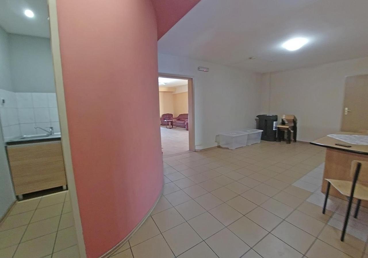 Hostel "Na Bocianowie" Bydgoszcz Ngoại thất bức ảnh