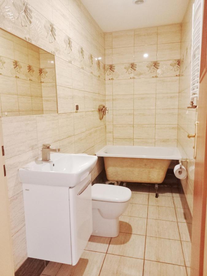 Hostel "Na Bocianowie" Bydgoszcz Ngoại thất bức ảnh