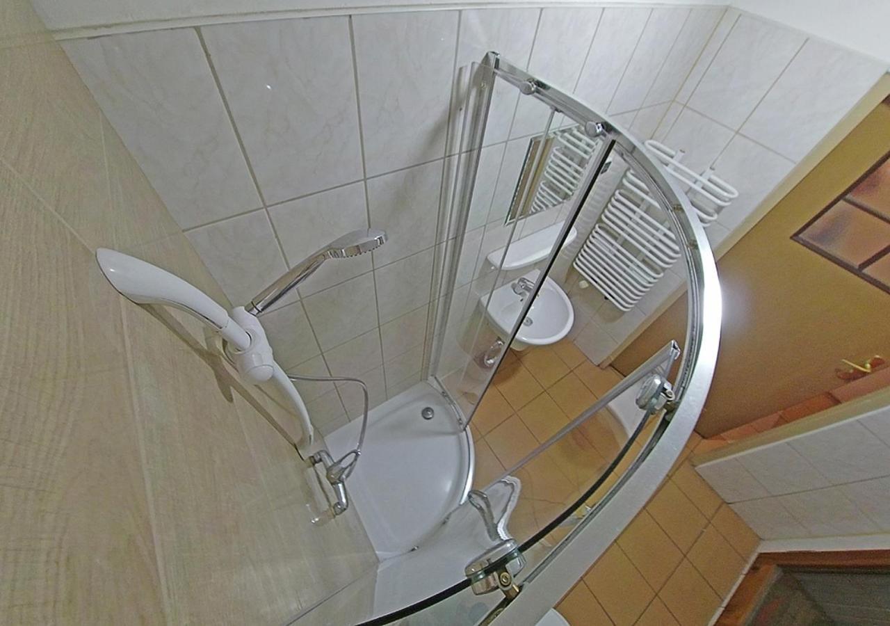 Hostel "Na Bocianowie" Bydgoszcz Ngoại thất bức ảnh